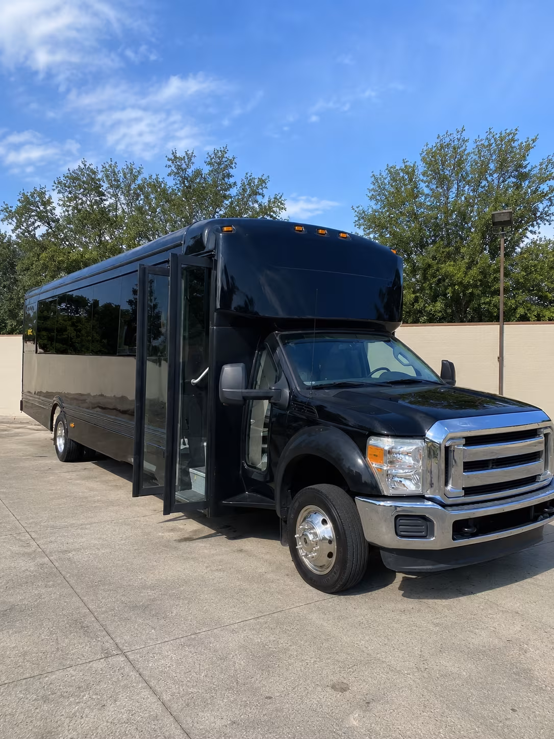 elk grove 20 passenger party bus